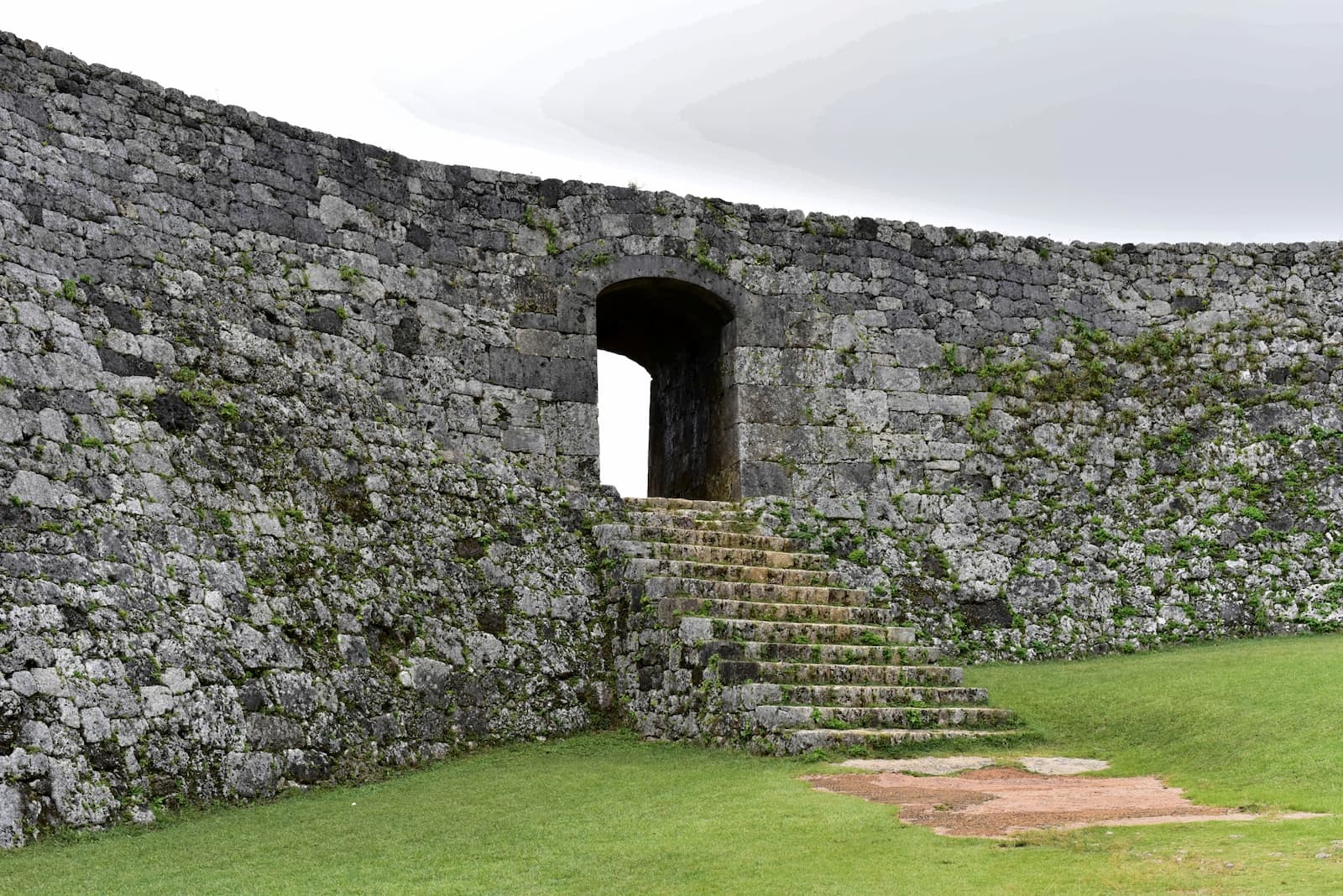 日本キリスト教団 読谷教会 牧師 具志堅 篤イメージ画像